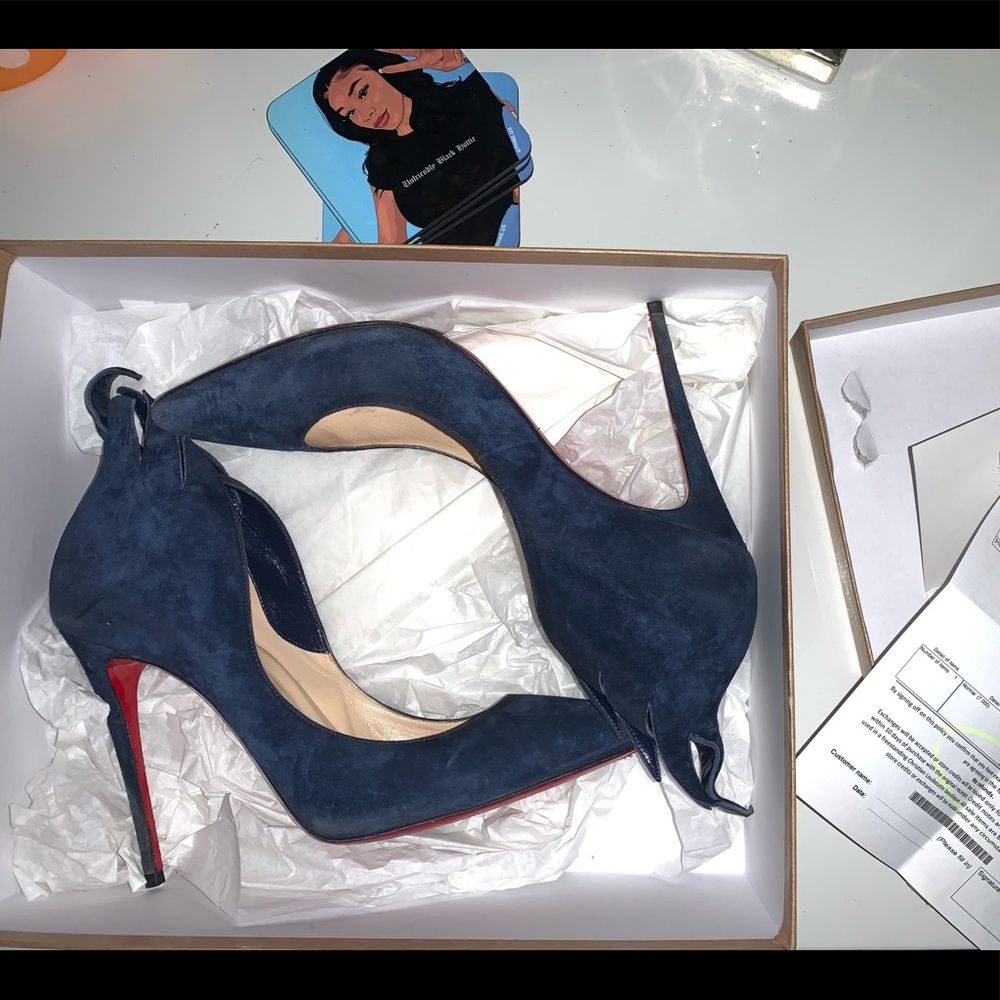SOLD Christian Louboutin 40 dark blue
